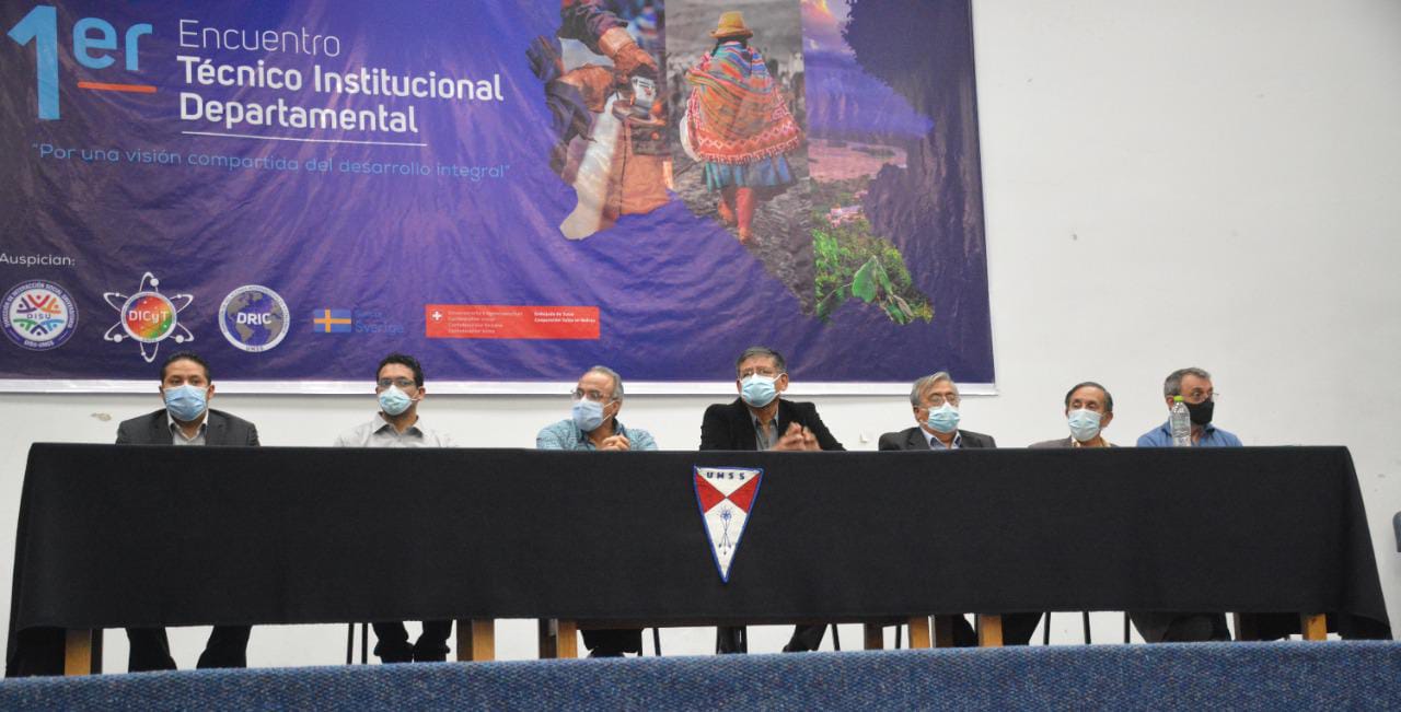 Gobernación y UMSS de Cochabamba concretan alianza para potenciar desarrollo regional en cuatro áreas