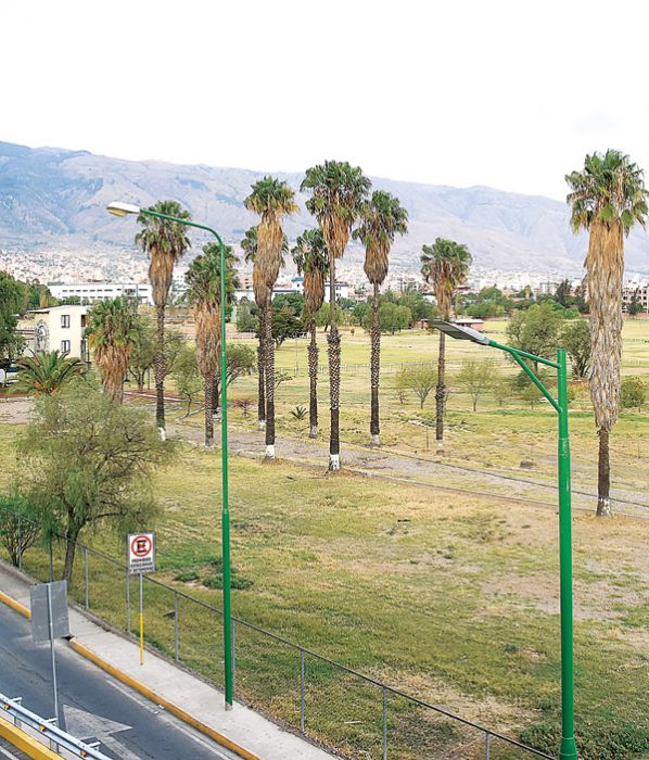 Gobernación de Cochabamba prepara construcción de centro de radioterapia en terreno para ciudadela de la salud