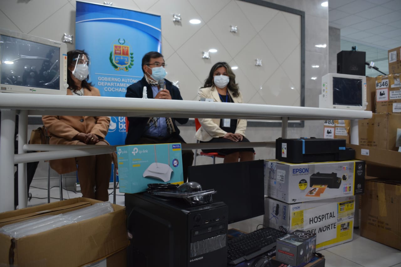 Entregan 16 monitores paramétricos y dos centrales de monitoreo para el Hospital del Norte de Cochabamba
