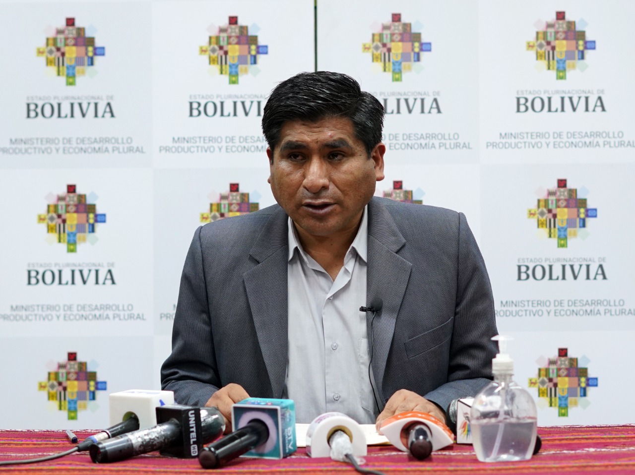 Gobierno eleva aranceles para importación de cerámicas y envases de vidrio para fomentar el consumo de productos nacionales