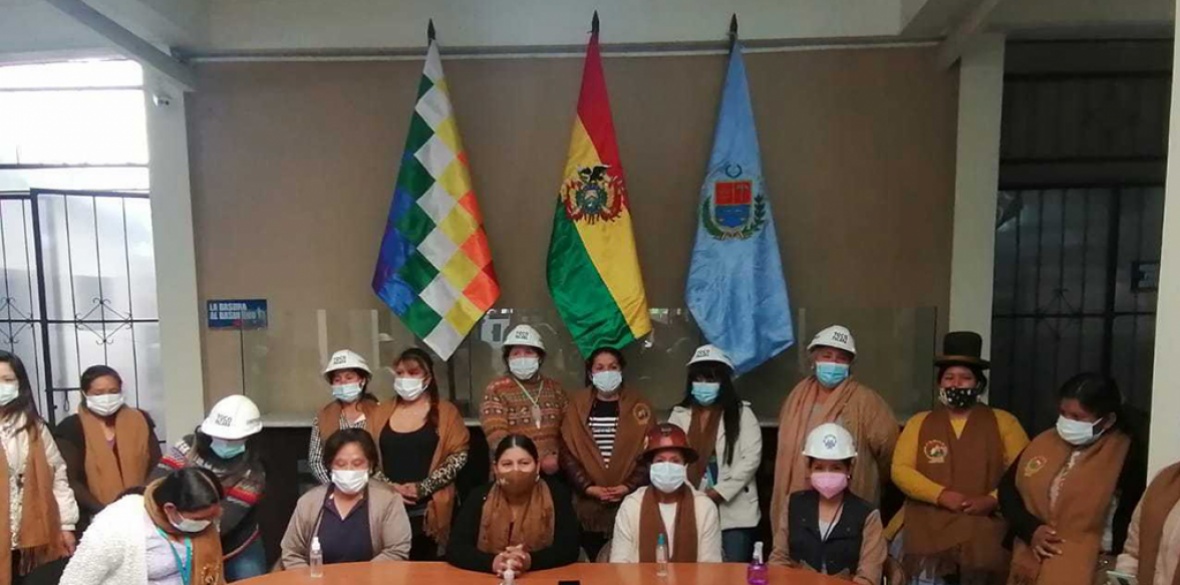 Mujeres indígenas realizan cumbre inaugural de Abya Yala en Bolivia
