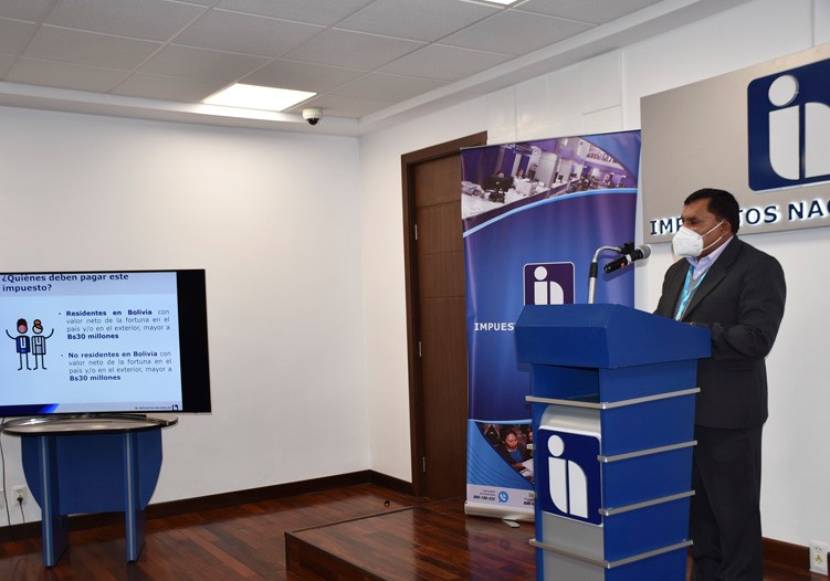 Millonarios bolivianos que residen en el exterior deben pagar el IGF en dólares