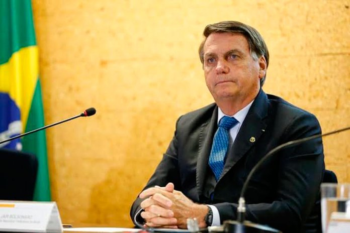 Bolsonaro amenaza con sacar a militares en Brasil si se genera caos en la emergencia sanitaria
