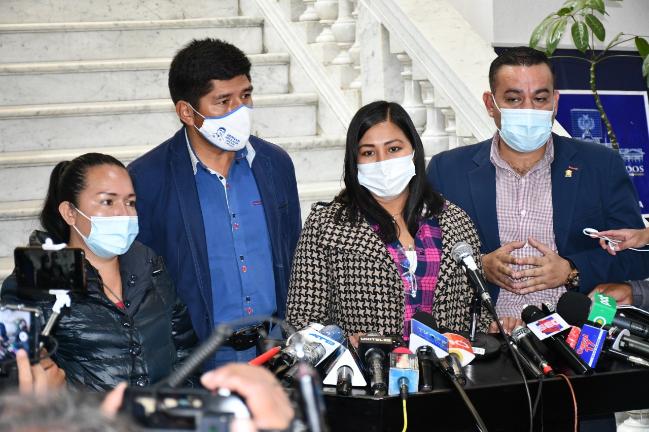 Diputados del MAS demandan auditoría al TSE por irregularidades en quema de ánforas en Santa Cruz