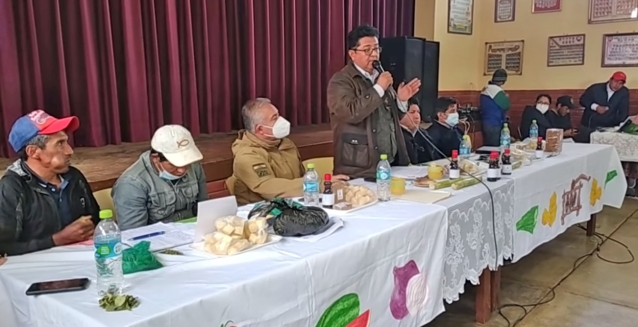 Productores de los valles cruceños levantan medidas de presión tras acuerdo con el Gobierno