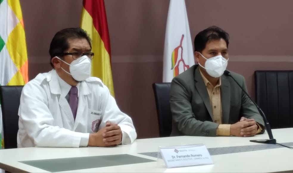 Gobierno y médicos firman acuerdo para fortalecer sistema de salud y lucha contra el COVID
