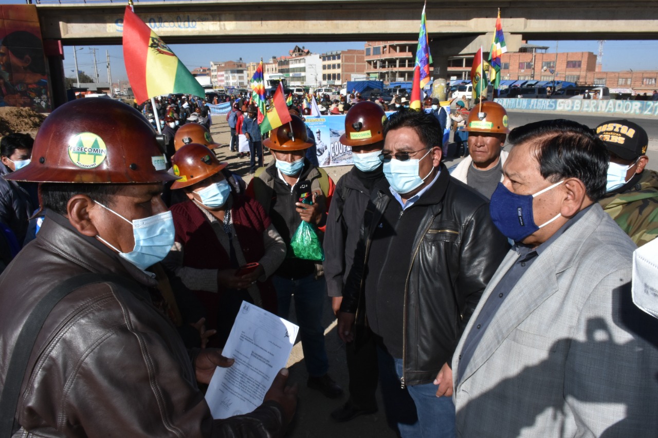 Minería y cooperativistas de Huanuni trabajan en mesas de diálogo