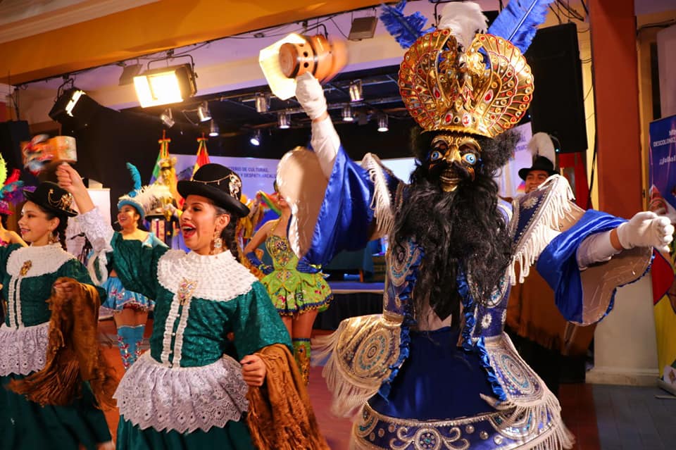 Bolivia recurrirá a la Unesco para pedir protección de sus danzas ante intención peruana de apropiarse de la morenada y el caporal