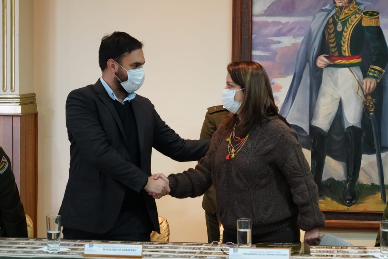 Policía Boliviana y Bolivia Tv firman convenio de cooperación para realizar material audiovisual