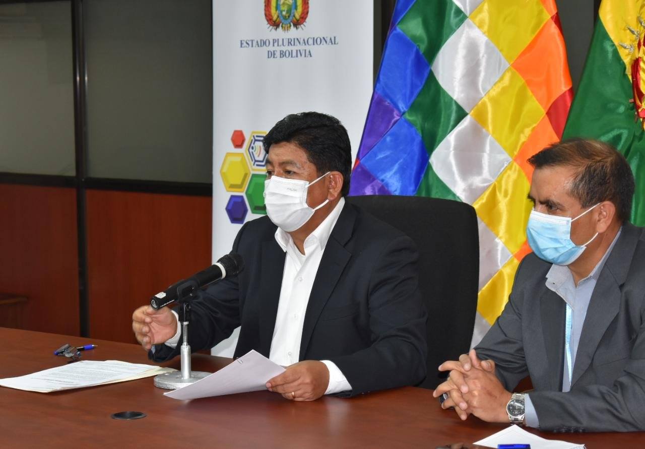 Montaño instruye intervenir ABC-Santa Cruz y sanción a empresas para rehabilitar la vía Santa Cruz - Yapacaní