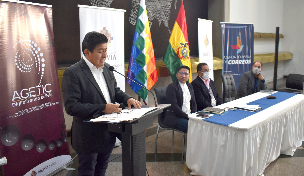 Correos y Agetic firman convenio para la modernización tecnológica de la entidad postal