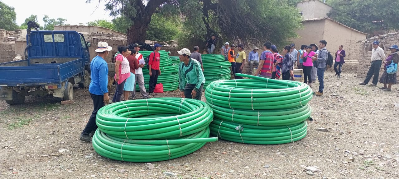 Tupiza: Gobierno invierte Bs 101.690 en equipamiento de riego para productores de cebolla