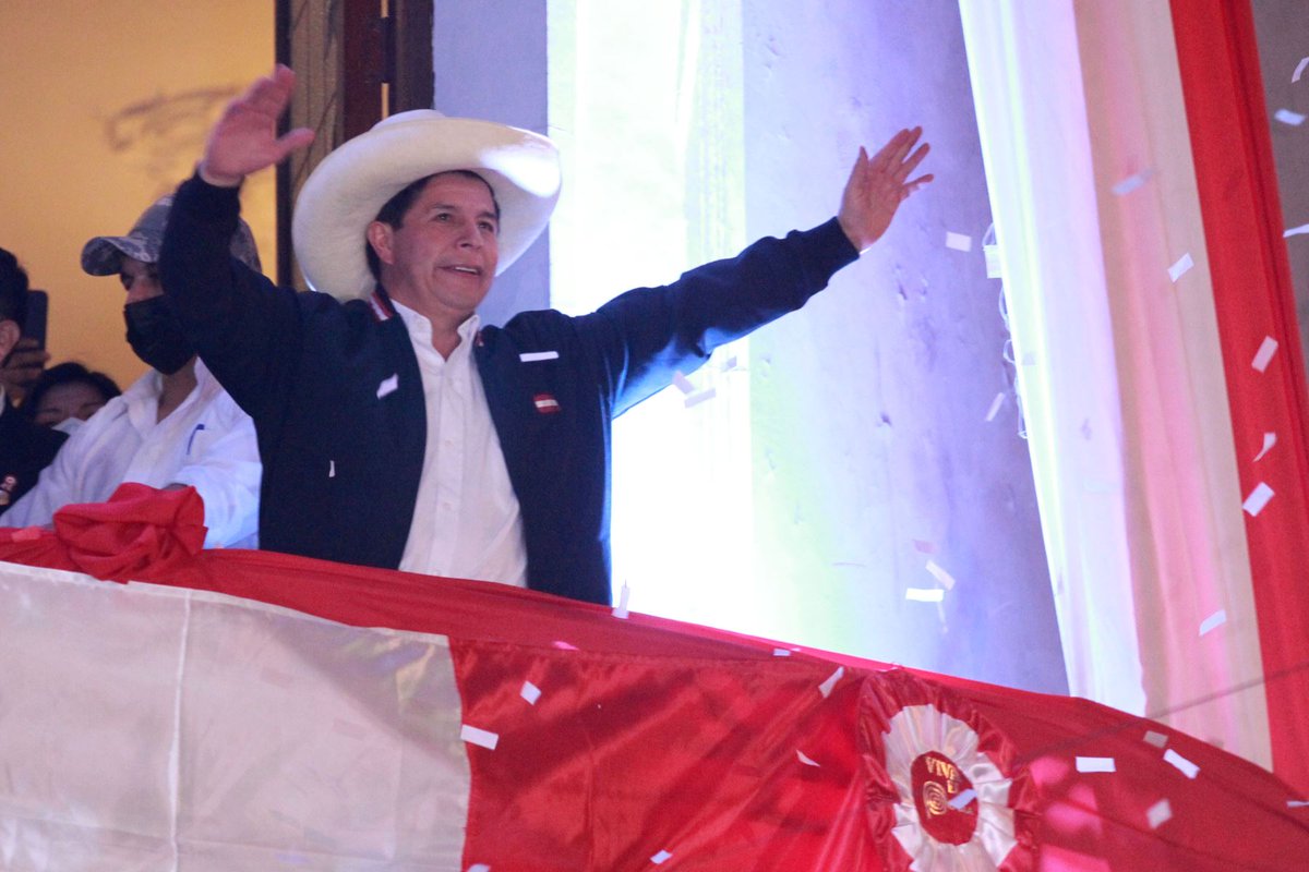 Perú: el maestro campesino Castillo hace historia como nuevo presidente