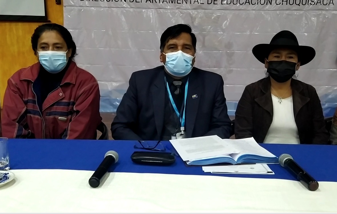 Gobierno planteará norma para que gobiernos subnacionales provean insumos de bioseguridad a maestros y estudiantes