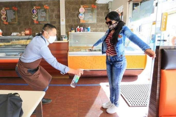 Plantean reglamento para incentivar a negocios para que pidan certificado de vacunación en La Paz