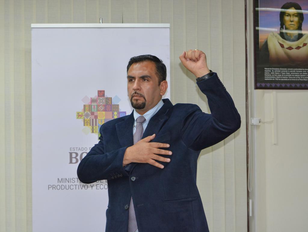 Álvaro Sepúlveda asume como director del Servicio Plurinacional de Registro de Comercio