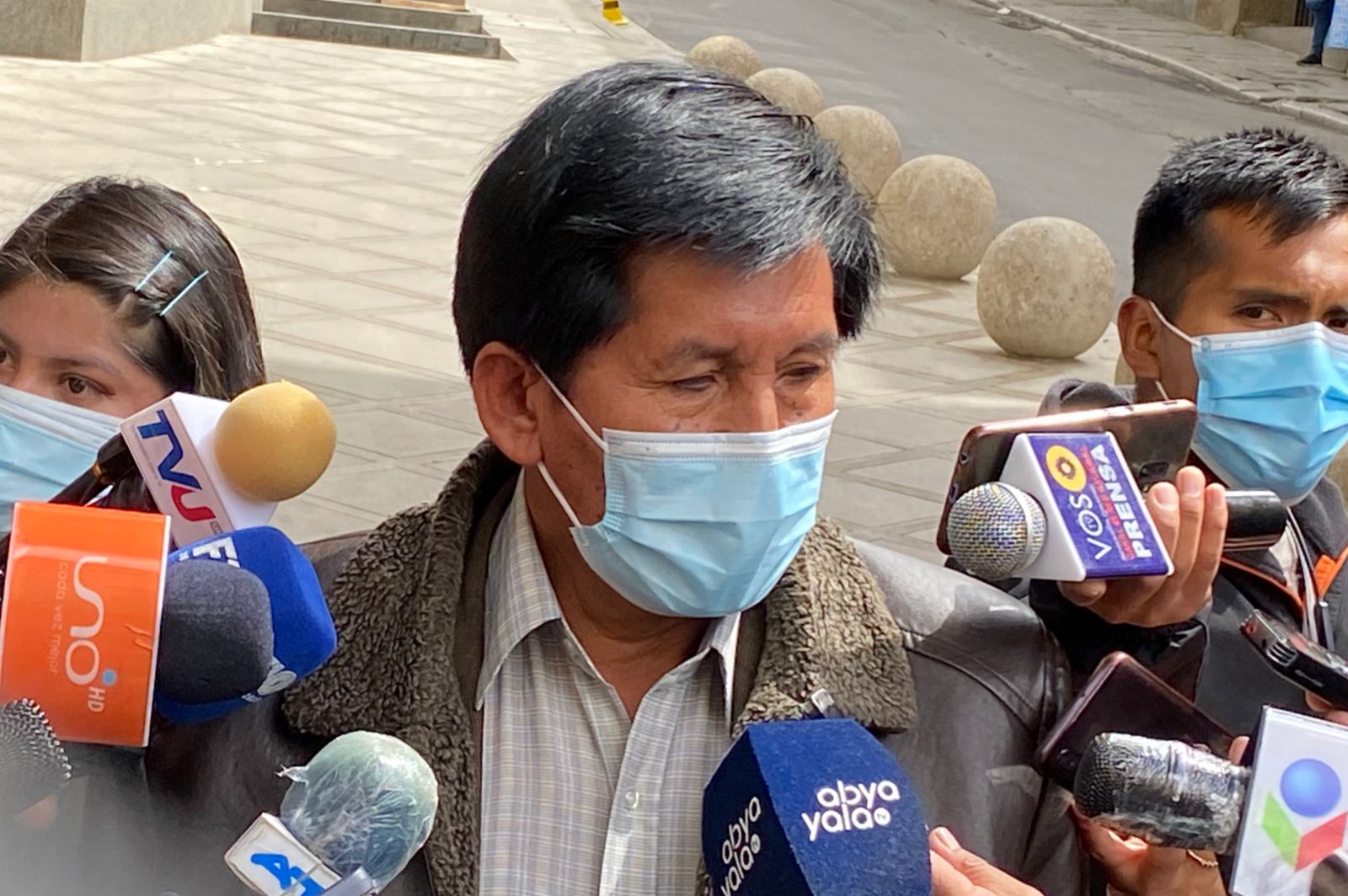 Senador Ajpi lamenta que algunos grupos se opongan a una norma que trata de cuidar la salud
