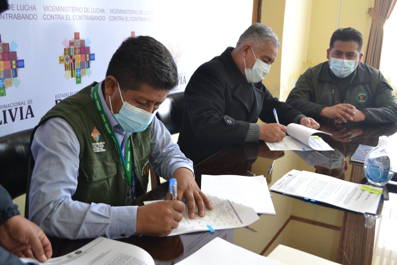 Senasag y el Viceministerio de Lucha Contra el Contrabando suscriben convenio para fortalecer control y fiscalización en frontera