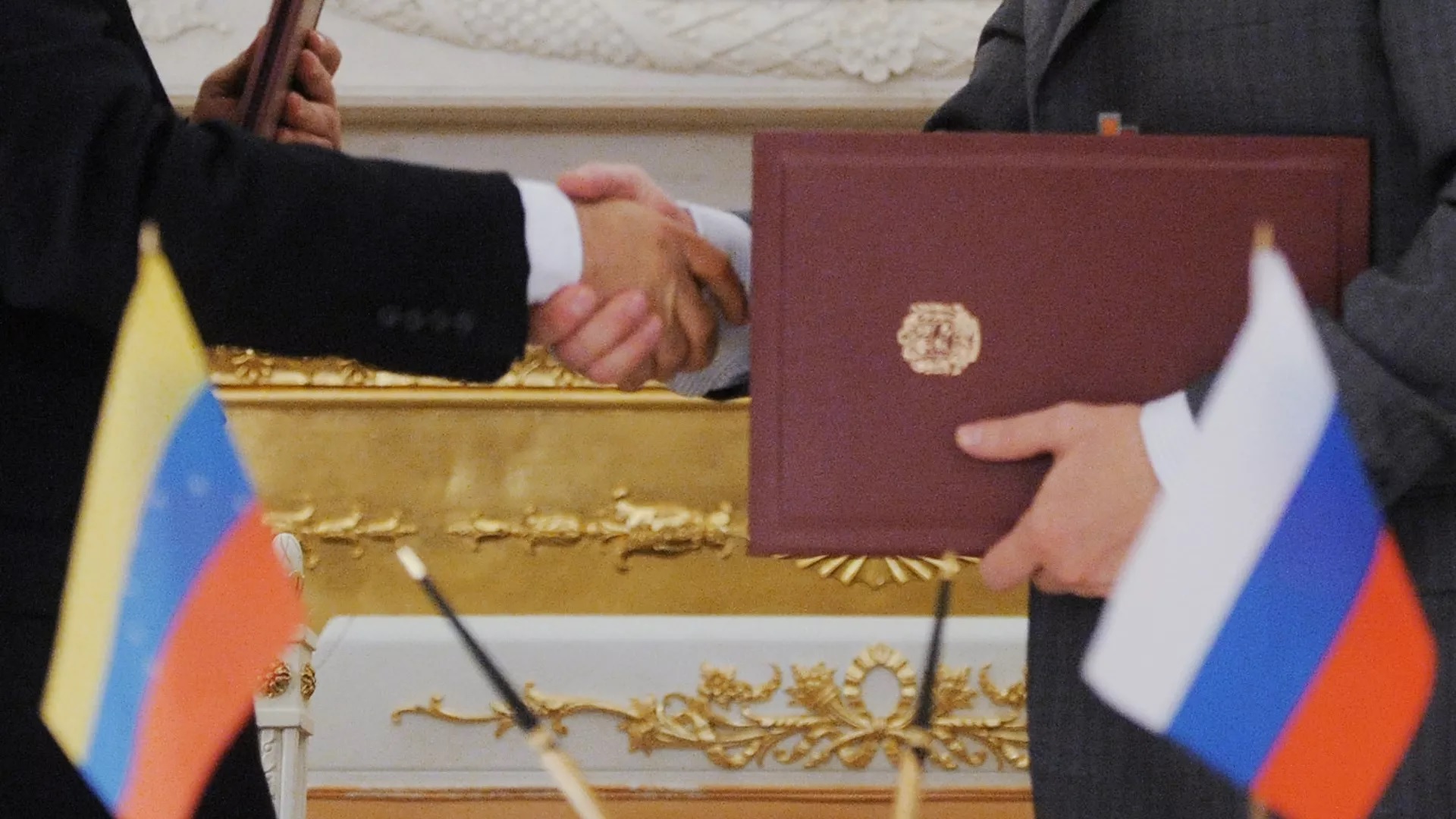 Representantes de Rusia y Venezuela revisan la agenda bilateral de 2021