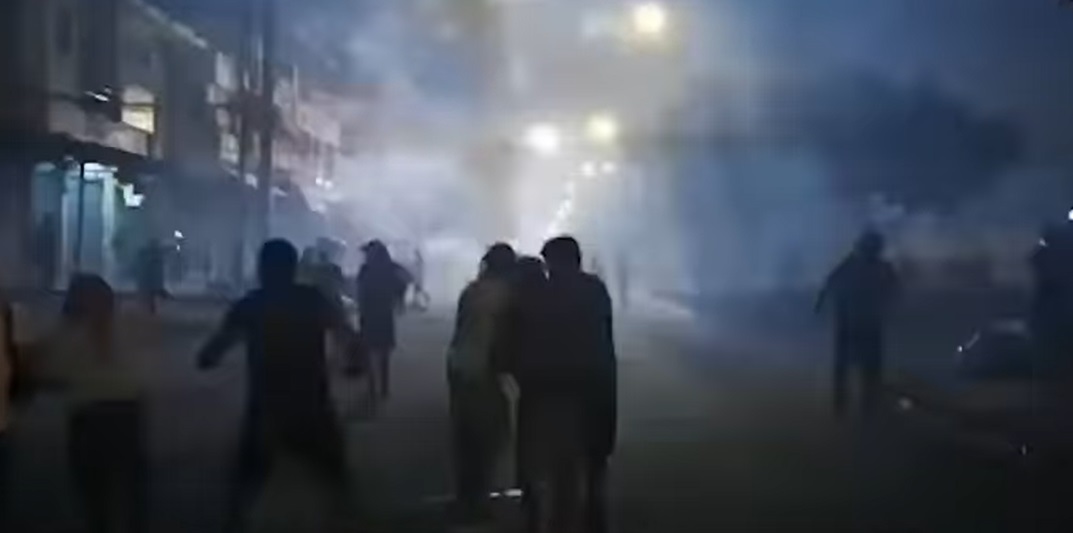 Santa Cruz: Diez policías quedan heridos tras enfrentamientos en el Plan 3000