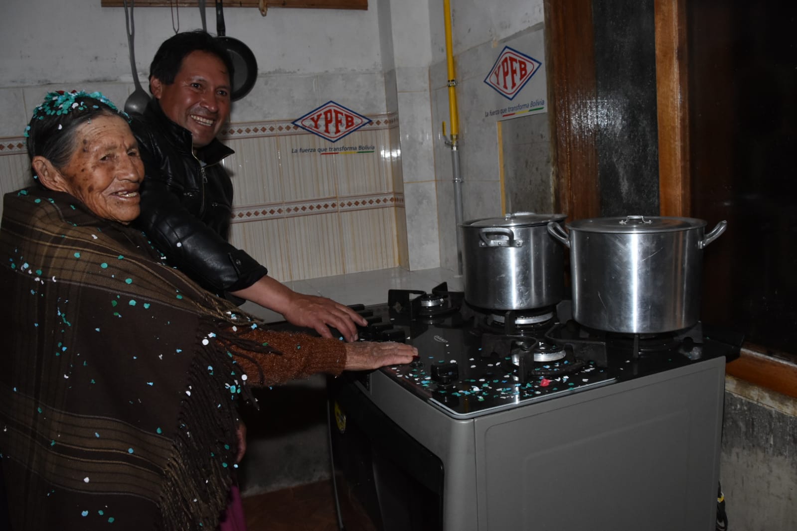 Gobierno entrega red de distribución de gas construida con Bs 15,7 millones para 416 familias del municipio de Tiraque