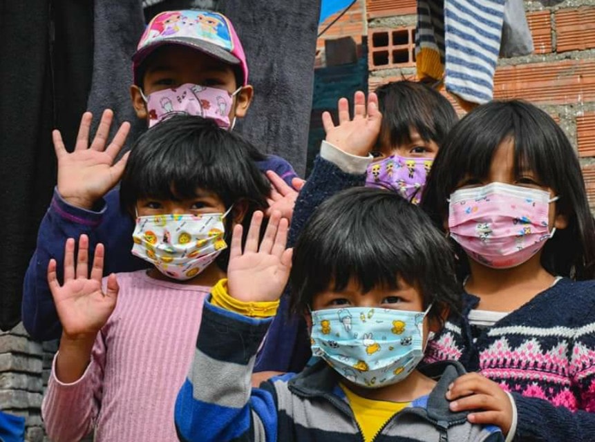 Familia vulnerable de Oruro es beneficiada con el Programa Ayni Social