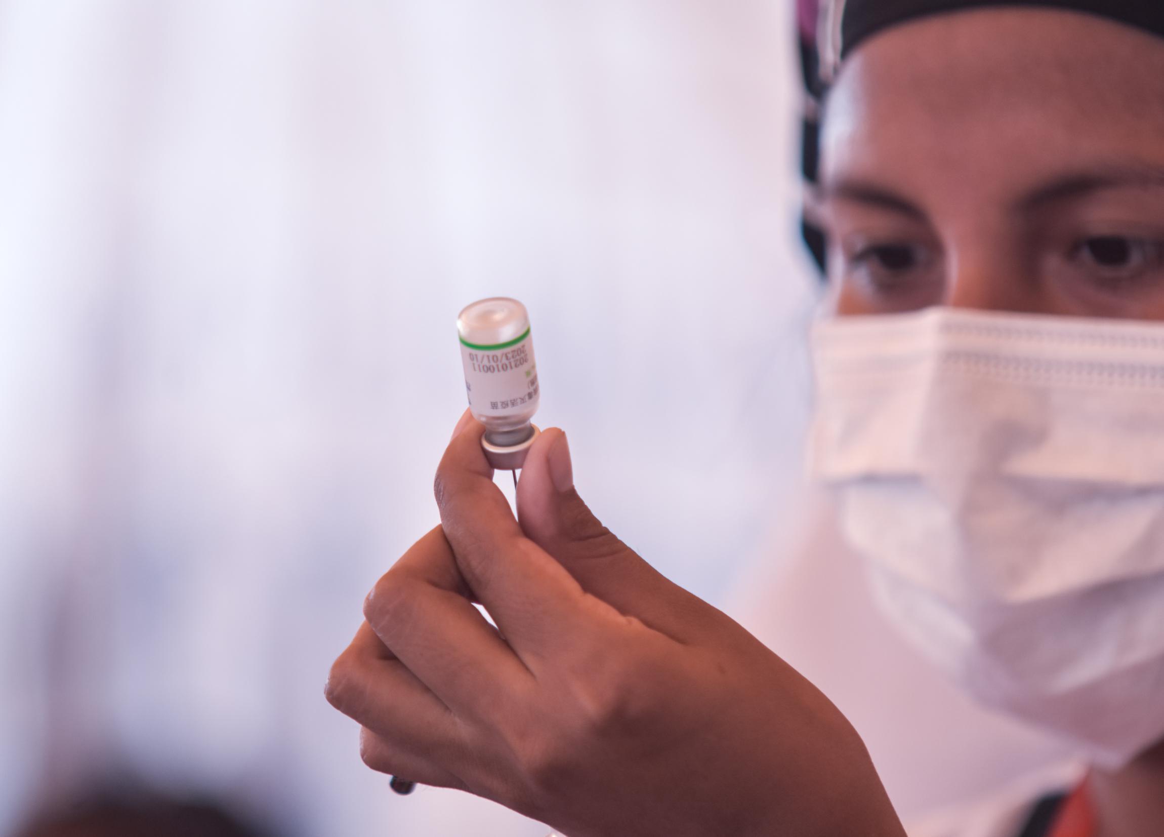 Amplían horario para vacunar contra el COVID-19 a menores de 16 y 17 años en Cochabamba