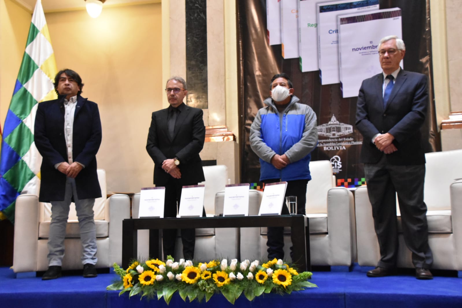 Presidente presenta libro con análisis y reflexiones sobre el golpe de Estado de 2019 para conservar la verdad histórica de los hechos