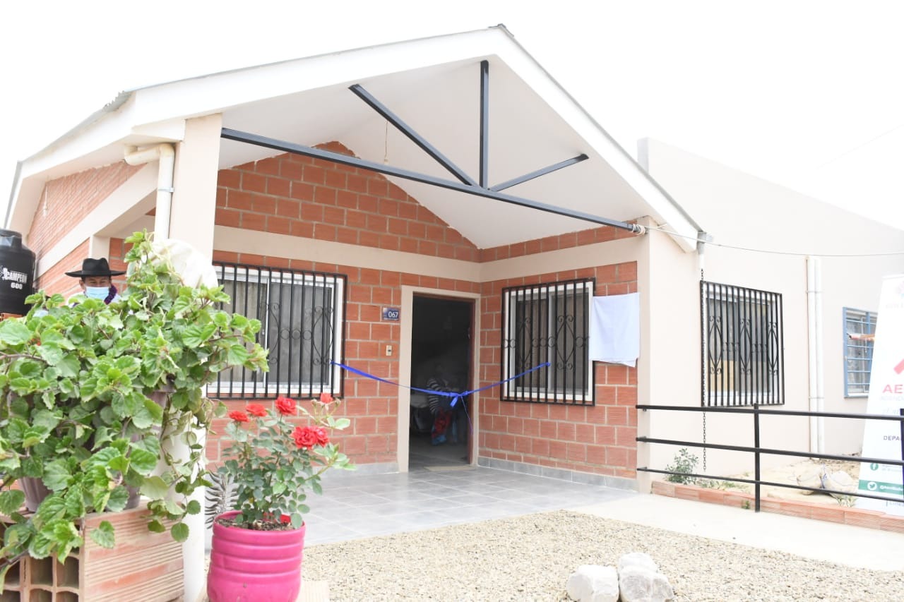 Presidente entrega 100 viviendas sociales para personas con discapacidad en la ciudad de Tarija