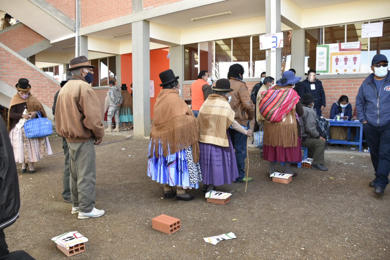 Arce pide al TSE reflexión y evaluación sobre habilitación de mesas de sufragio por retrasos en comicios subnacionales