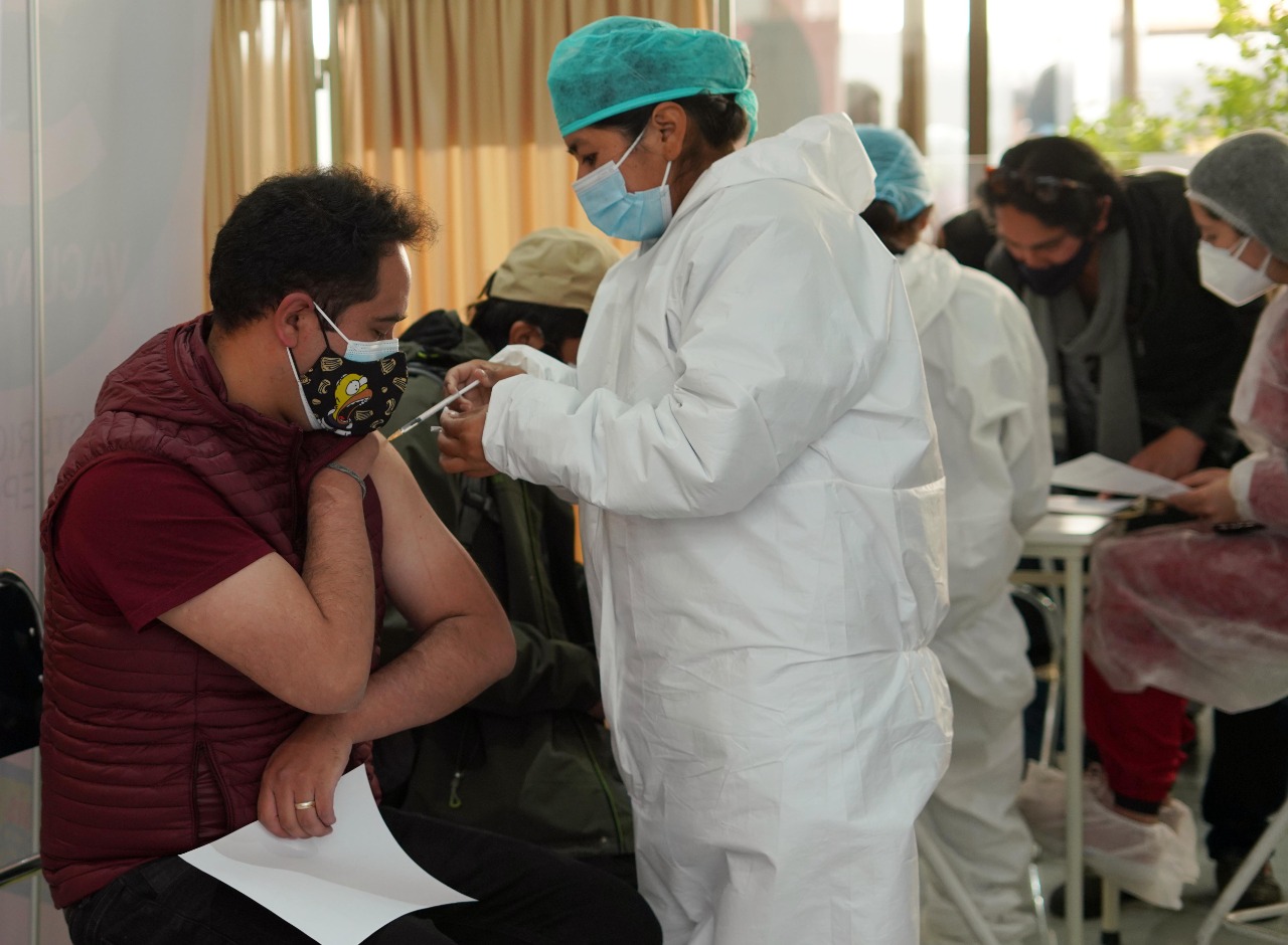 COVID-19: Presidente destaca la vacunación como medida para salvar vidas