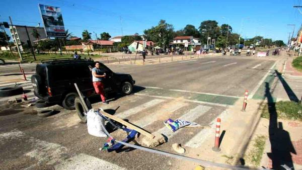 Empresas de transporte aéreo y terrestre enfrentarán una pérdida de Bs 8,7 millones por el paro cívico