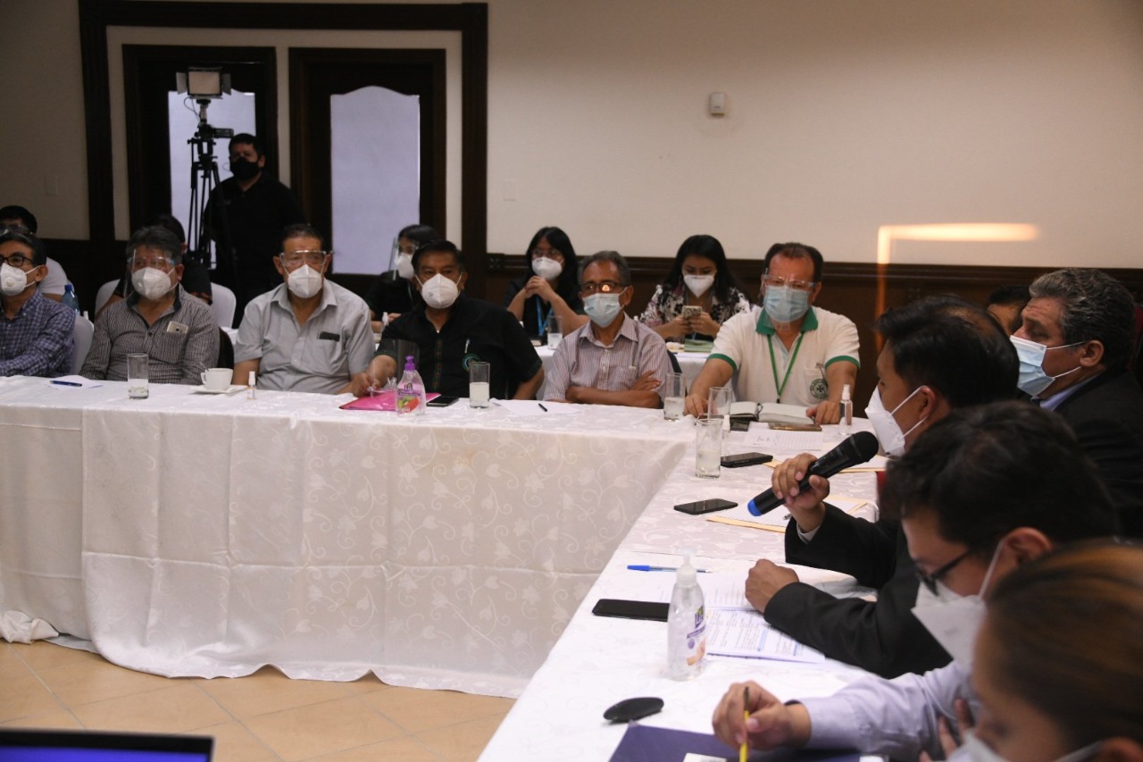 Gobierno y Colegio Médico coordinan acciones para superar las brechas en salud y la pandemia