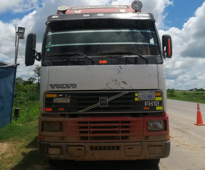 Aduana decomisa cigarrillos y cerveza de contrabando en Santa Cruz por valor de $US 300 mil