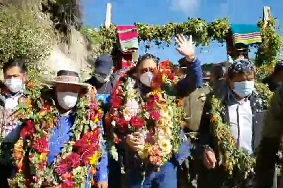 Presidente Arce entrega puentes vehiculares Callaquepasi y Huayllatiri en Huanuni
