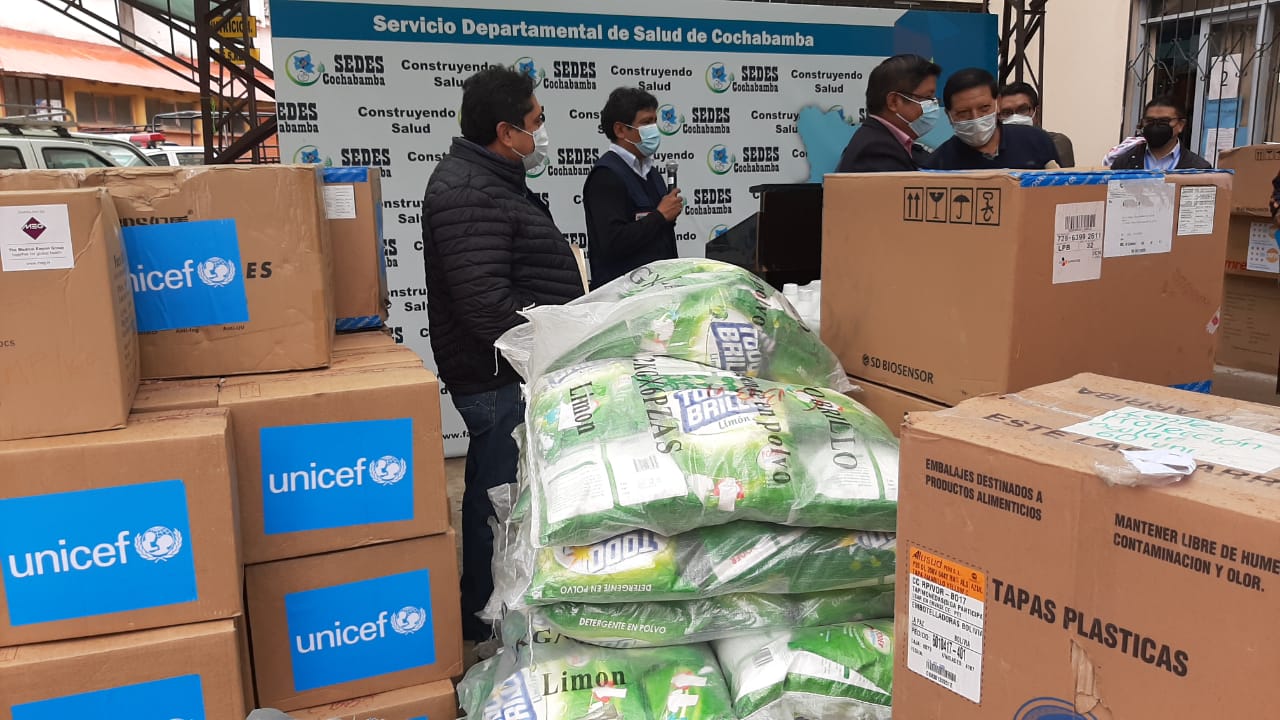 COVID-19: Entregan pruebas rápidas e insumos de bioseguridad a hospitales de Cochabamba