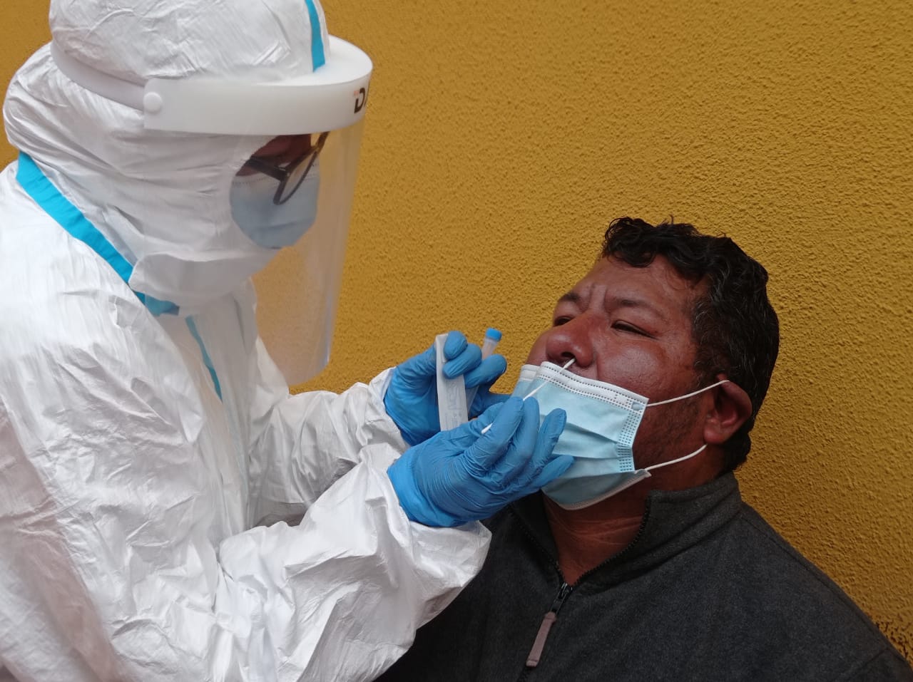 Detectan 9% de contagios de COVID-19 entre 2.319 viajeros de La Paz