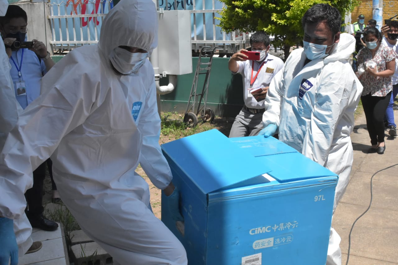 Gobierno garantiza 158.969 dosis de la vacuna china Sinopharm para personas con enfermedades de base