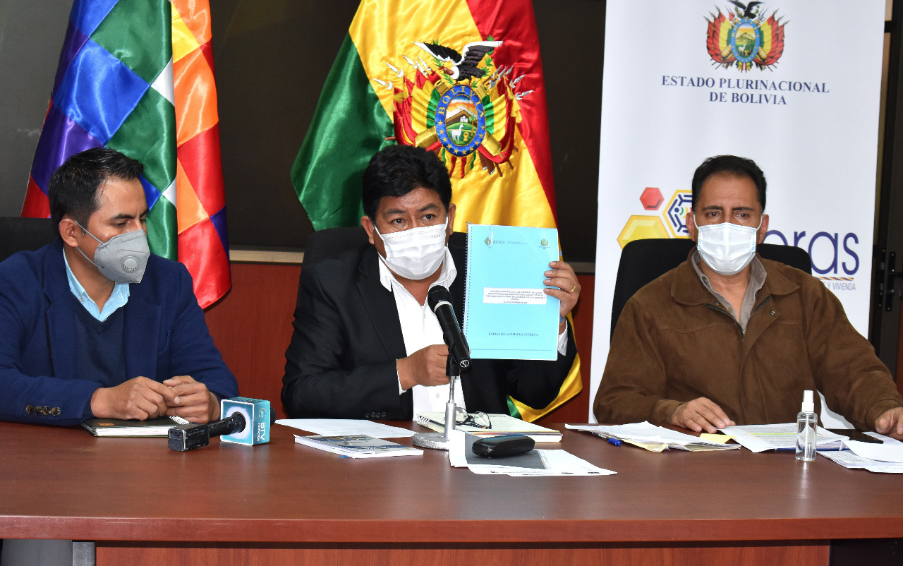 Obras Públicas y transportistas acuerdan la suspensión de tarjetas de operación entregadas en el régimen de Áñez