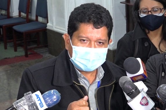 Senador Flores anuncia propuesta de Declaración Camaral en rechazo a pronunciamiento de Almagro