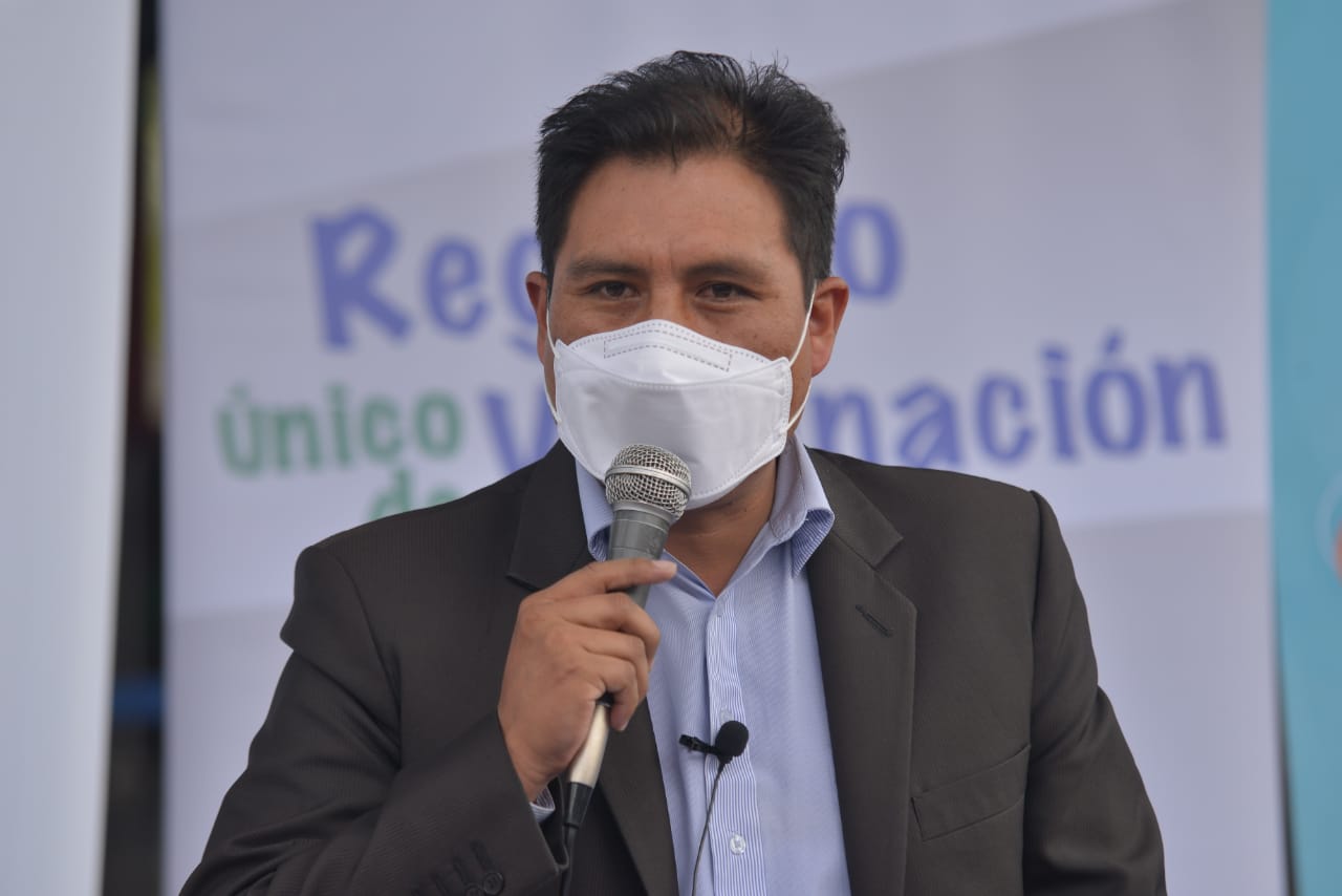 Ministro Auza pide no politizar la vacunación contra el COVID-19