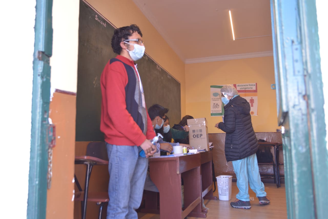 Balotaje: Cierran mesas electorales e inician conteo de votos en cuatro departamentos