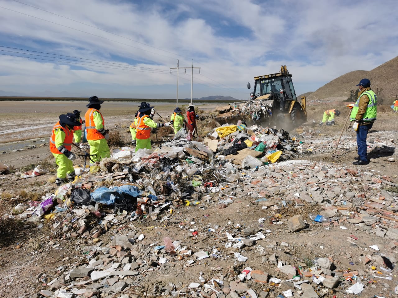 ABC inicia campaña “carreteras limpias y seguras” en Oruro