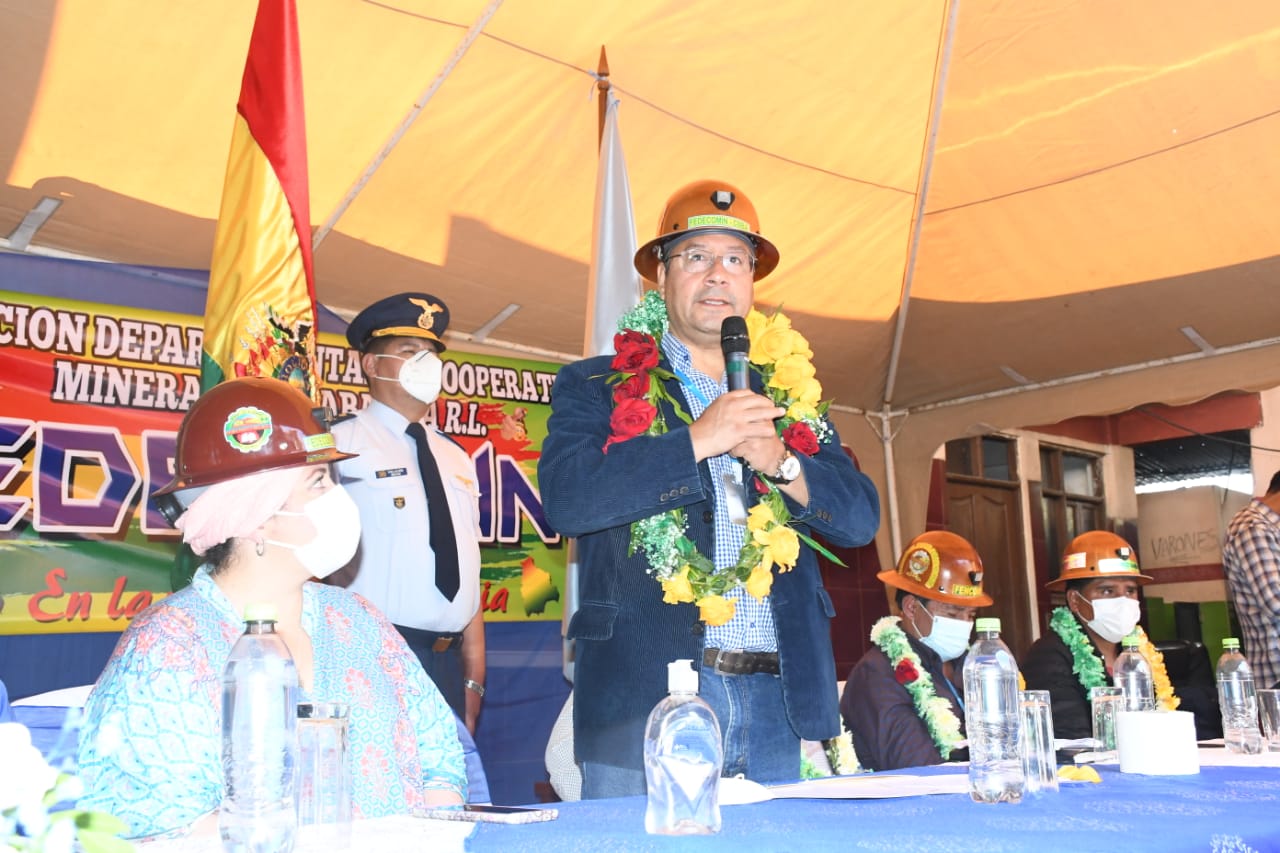 Presidente Arce resalta convicción de cooperativistas mineros de Cochabamba en defensa de la democracia
