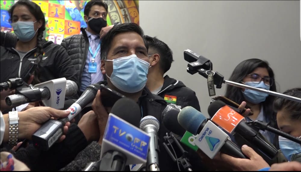 Ministro de Educación destaca que maestros vacunados podrán realizar clases semipresenciales sin riesgos