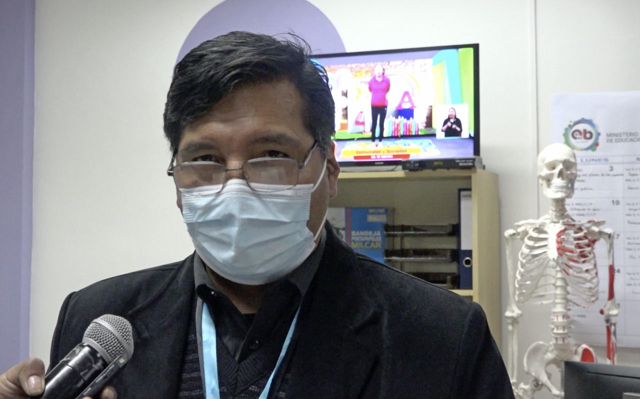 Unos 10.356 bachilleres destacados reciben incentivo de Bs 1.000