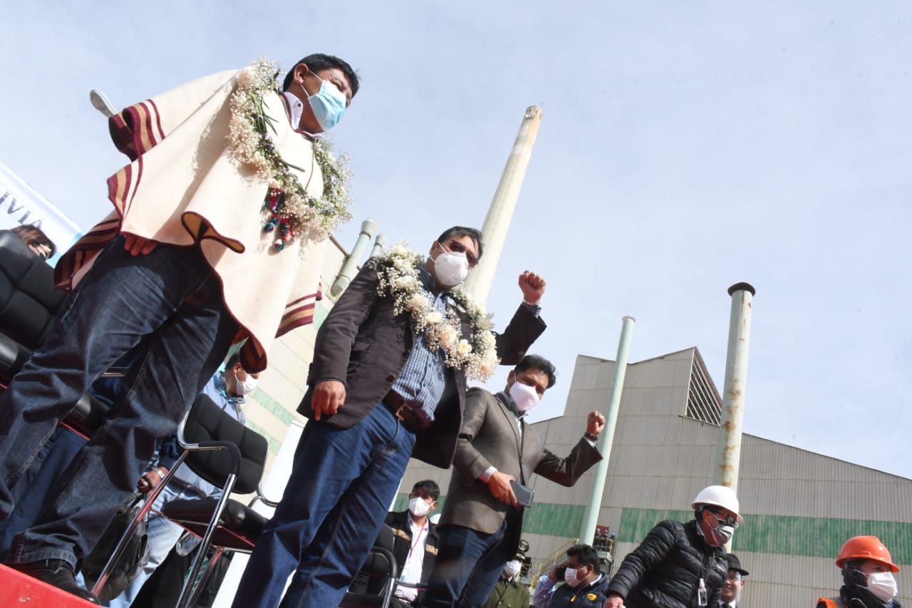 Presidente inaugura nueva planta de oxígeno medicinal en Karachipampa