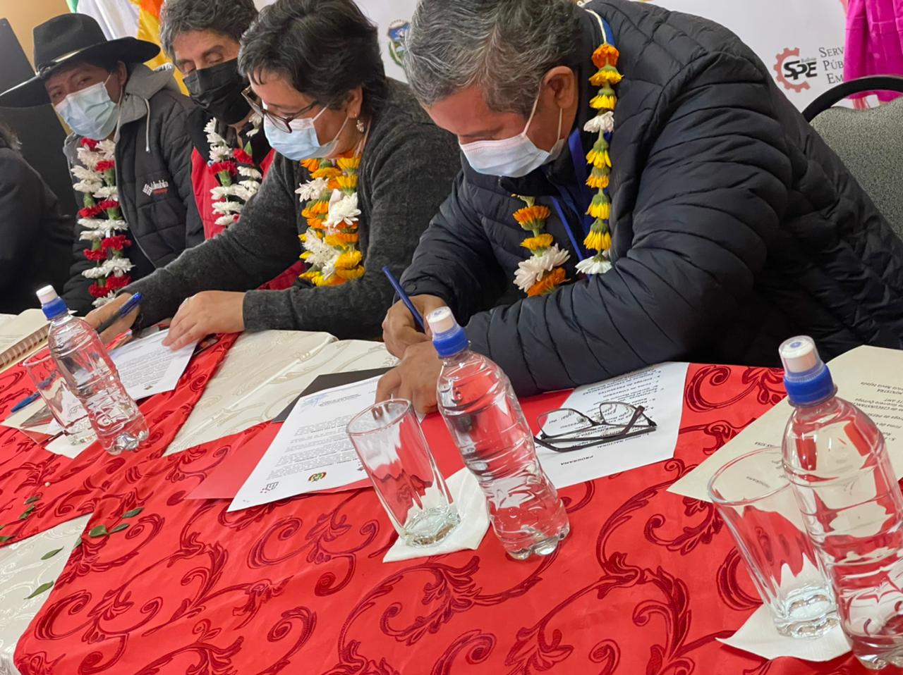 Trabajo y municipios de Tarija suscriben convenio para nuevas posibilidades laborales