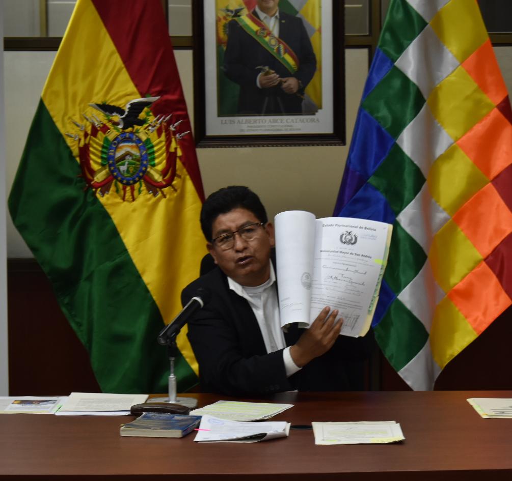 Ministro Montaño acusa a diputadas de Comunidad Ciudadana de mentir para dañar su imagen