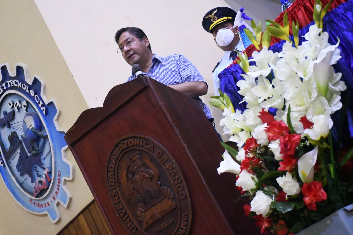 Presidente pide repensar la universidad para que la ciencia con conciencia social aporte al pueblo